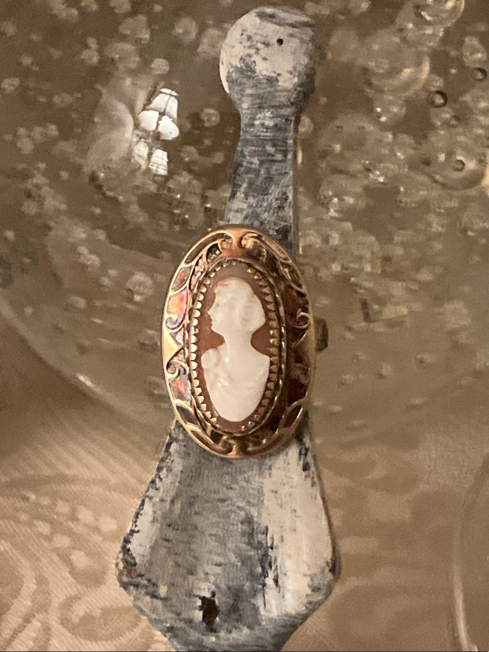 Vintage Edwardian Cameo Oval Ring in Gold Brass with White Cameo